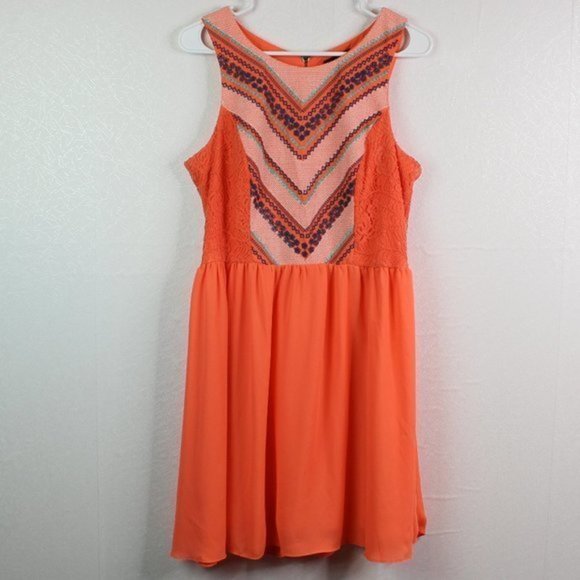 My Michelle Coral Embroidered / Crochet Dr… - Picture 6 of 11